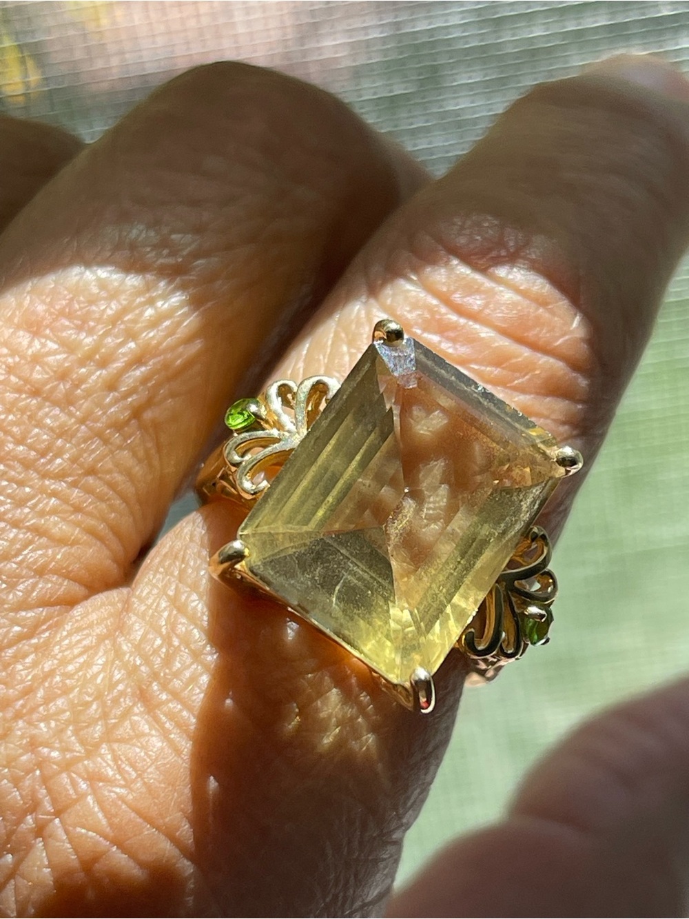 Smoky Yellow Citrine Center Stone and Peridot Accents 14kt Yellow Gold Sz.10